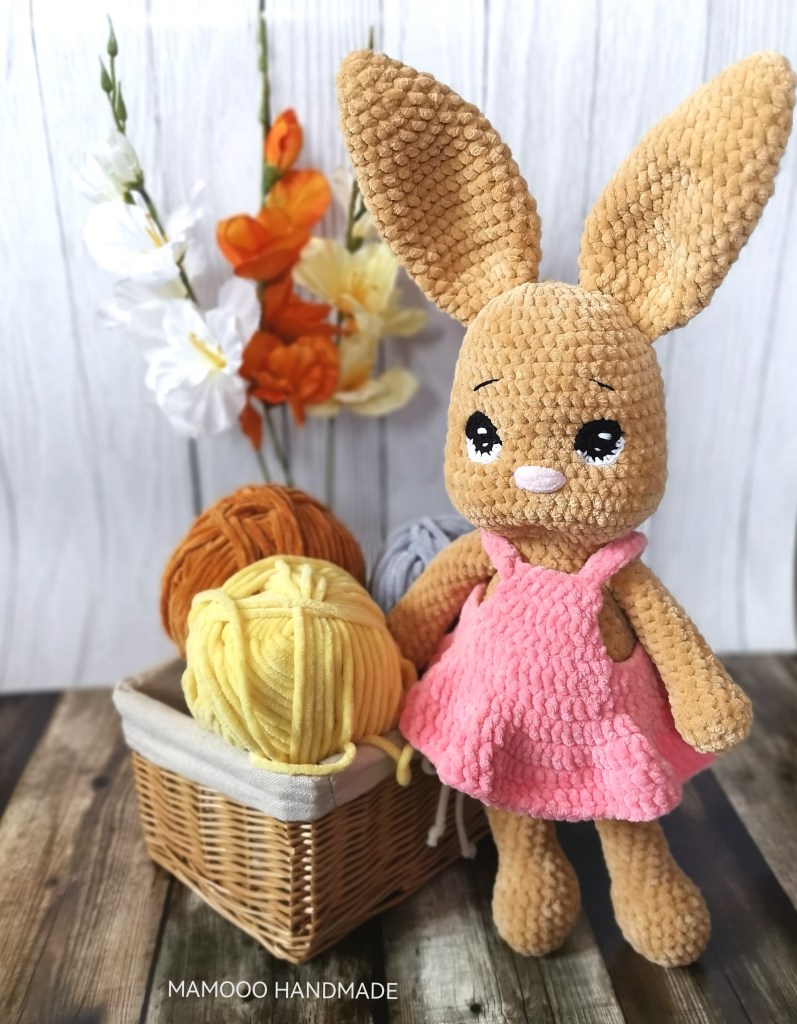 Króliczek na szydełku maskotka
